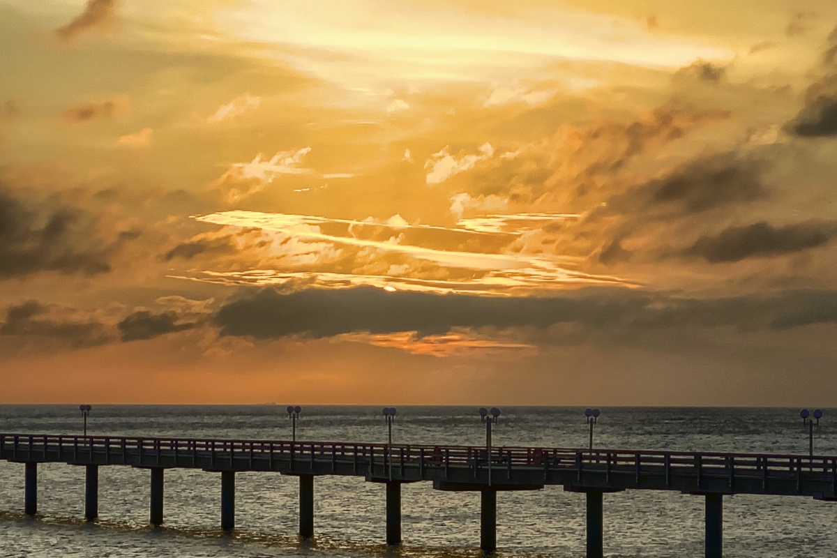Seebrücke dramatisch
